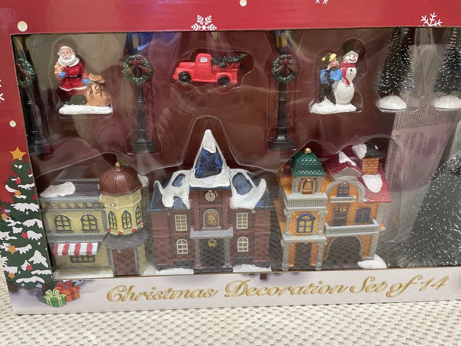 Set casute si figurine  Craciun cu lumini