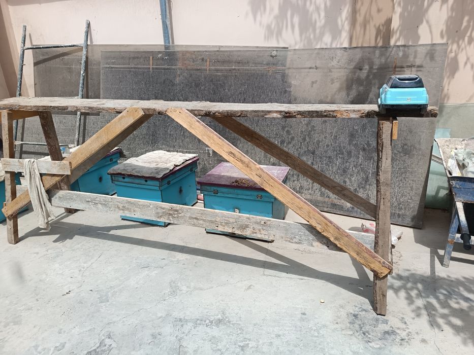 stroykada ishlatiladigan bu tahtalar zinadan chiqqan