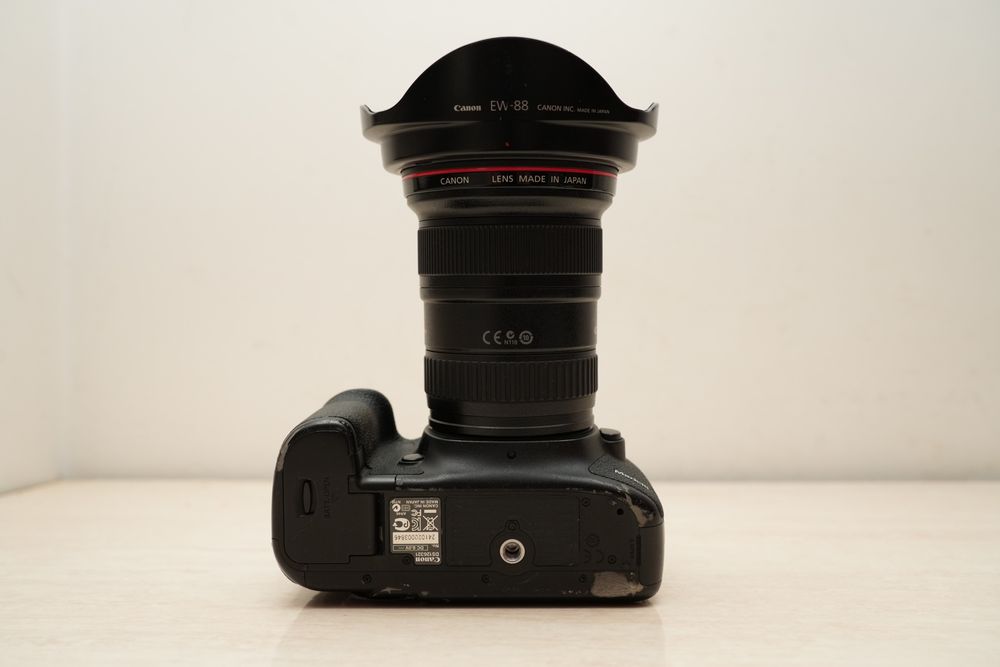 Canon 5D Mark III + Canon 16–35mm f/2.8L II USM – Stare bună