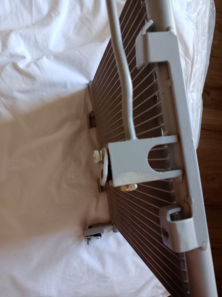 Продавам чисто нов радиатор за климатик