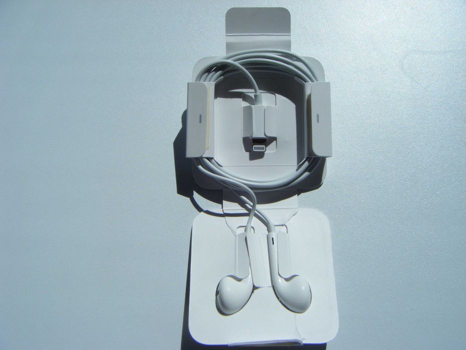 Apple EarPods с Lightning connector