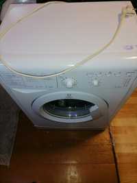 Продам машинку стиральную автомат индезит