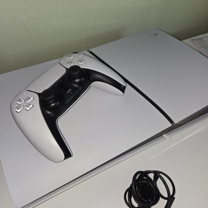 PLAYSTATION 5 с гаранция