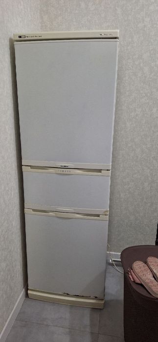 Продаётся холодильник Goldstar