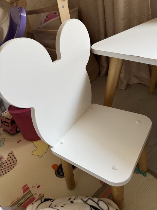 Стол и стулья детские