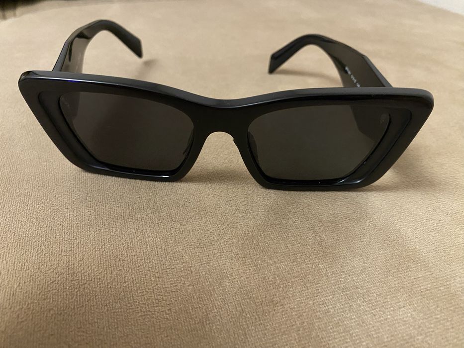 Слънчеви очила PRADA в перфектно състояние