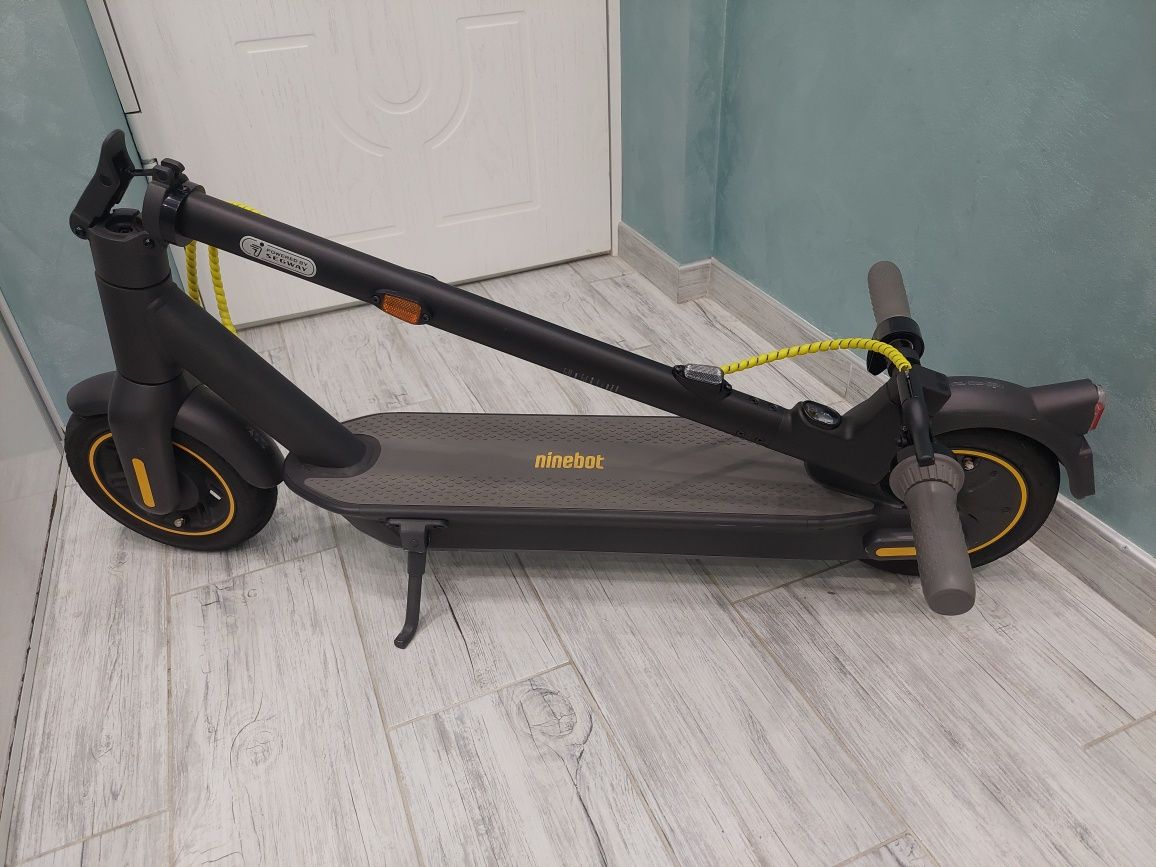 Електрическа тротинетка SEGWEY NINEBOT G30 MAX