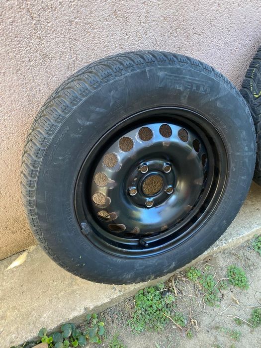 Anvelope iarna cu jante de otel R15 195/65
