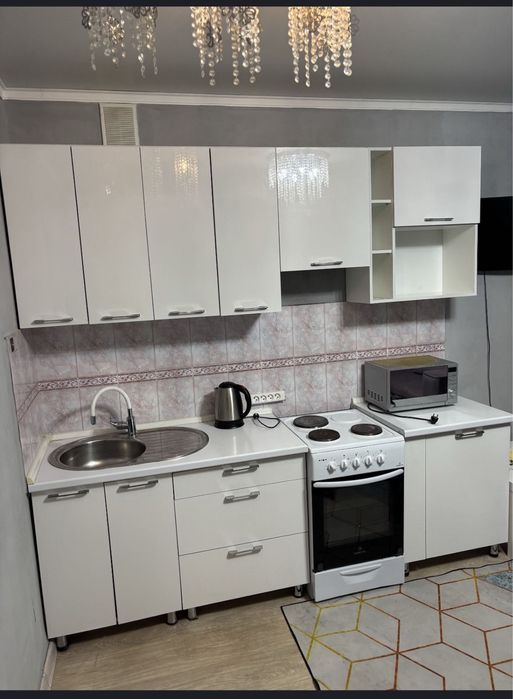 Продаю кухонный гранитур в отличном состоянии!