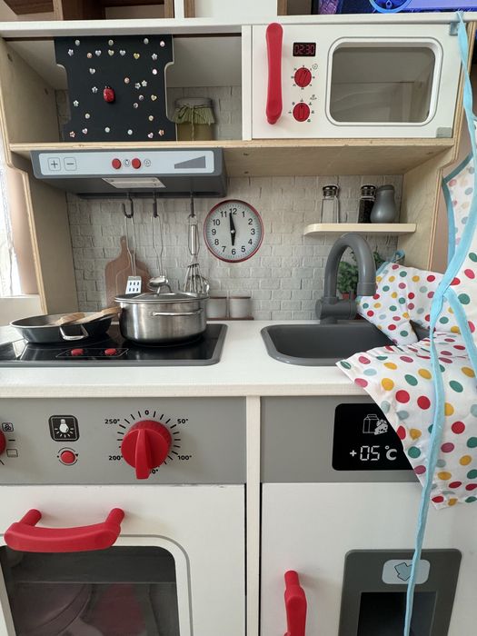 Детска дървена кухня