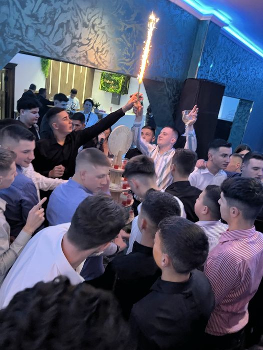 Tort de shoturi de inchiriat. 80 de shoturi. 250 de lei