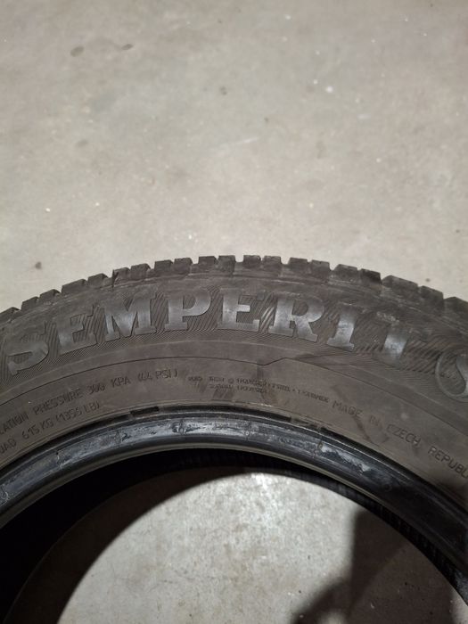 2 Anvelope de iarnă  195 65 r15  Semperit