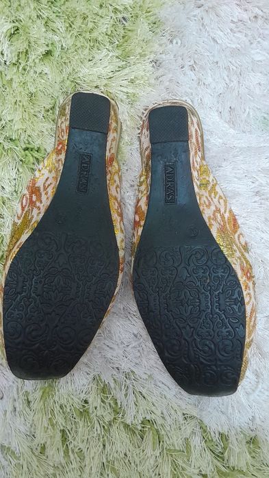 Kelinlar ansambl ko'ylagi sotiladi. Продаю тройку