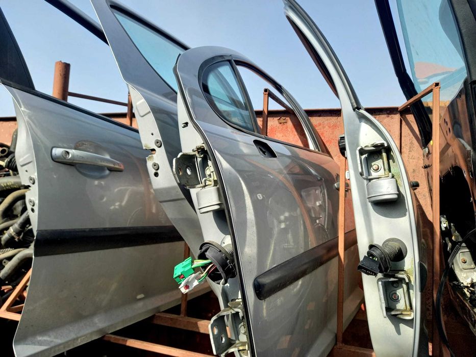 Peugeot 207, usi portiere, oglinzi electrice complete, geamuri coltare