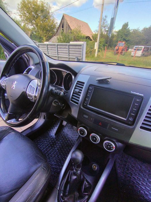 Proprietar vand Peugeot 4007 SUV 4x4/4x2/Lock la buton