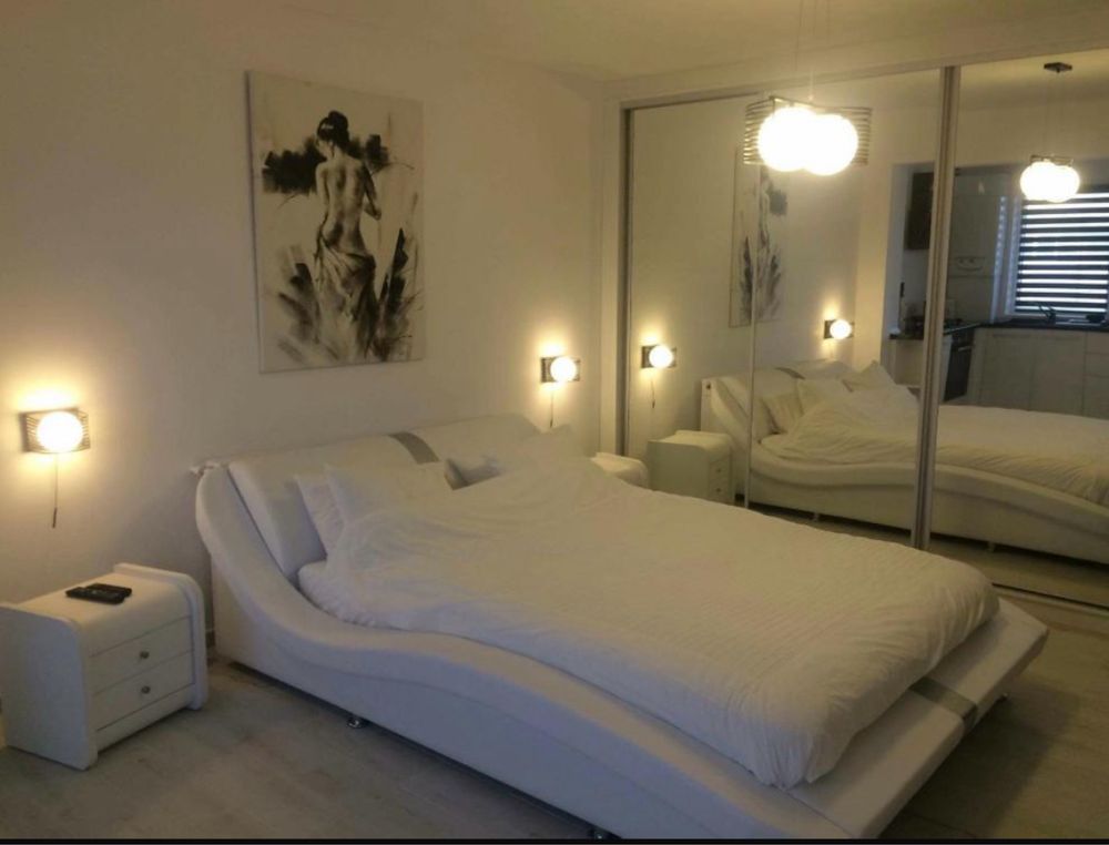 Proprietar vand garsoniera lux