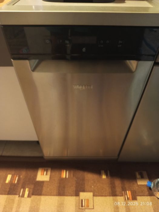 Vând mașina de spălat vase , funcțională
