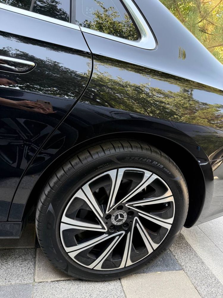 оригинальные диски от мерседес W214 с баллонами Pirelli Pzero R19