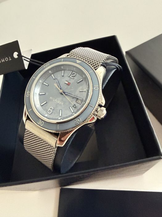 Ceas Tommy Hilfiger  dama nou,original