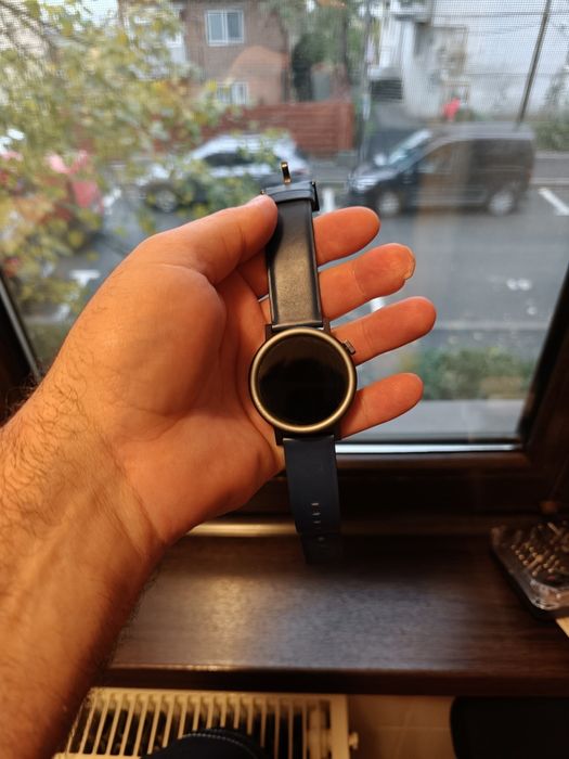 Pixel 9 128 + smartwatch cmf pro.