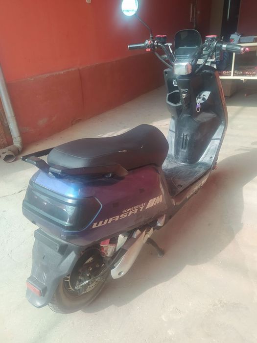 katta skuter sotiladi elektr tokli arzon