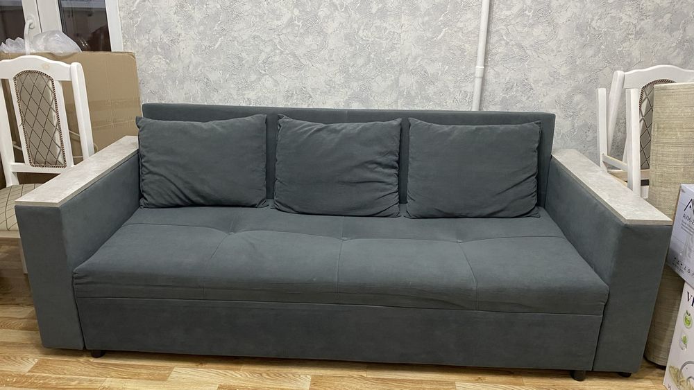 Диван в хорошем состояний