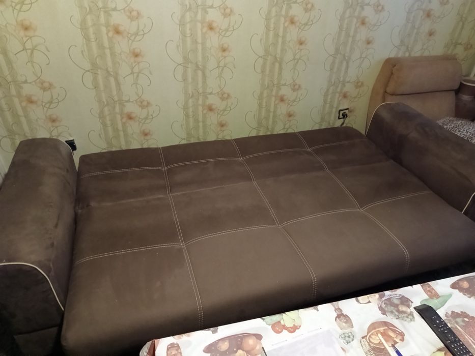 Разтегателен диван