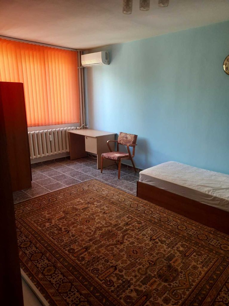 Дава се под наем Тристаен апартамент в Плевен, Идеален център - 70 кв.м за 306 € - Снимка #10