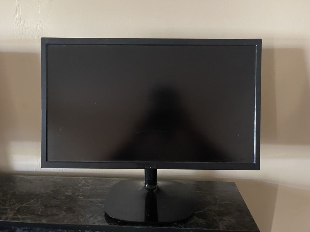 Samsung LG Artel  monitorlar 22 va 19 razmer