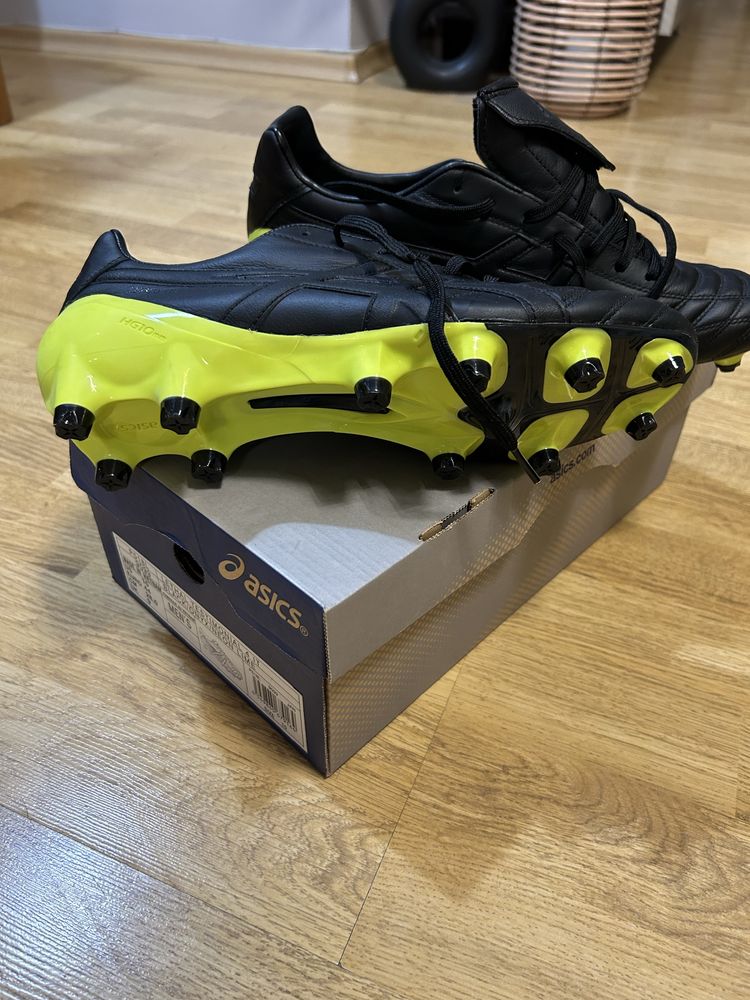 Калеври Asics Testimonial