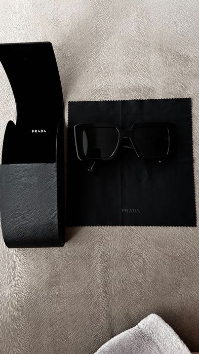 Слънчеви очила Prada