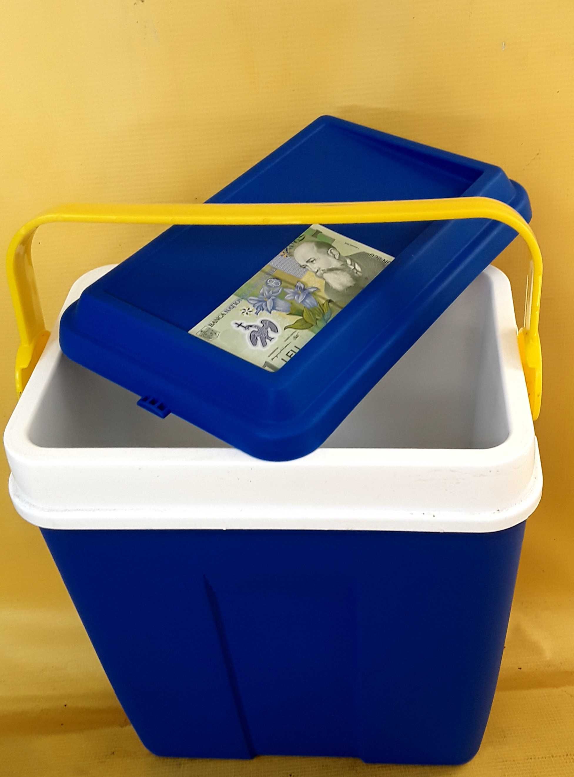 Lada frigorifica 12 L 20 x 30 x 37 Cm NOUA - 35 Lei