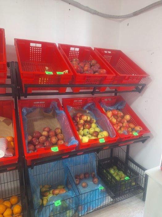 Продам полки для овощного магазина