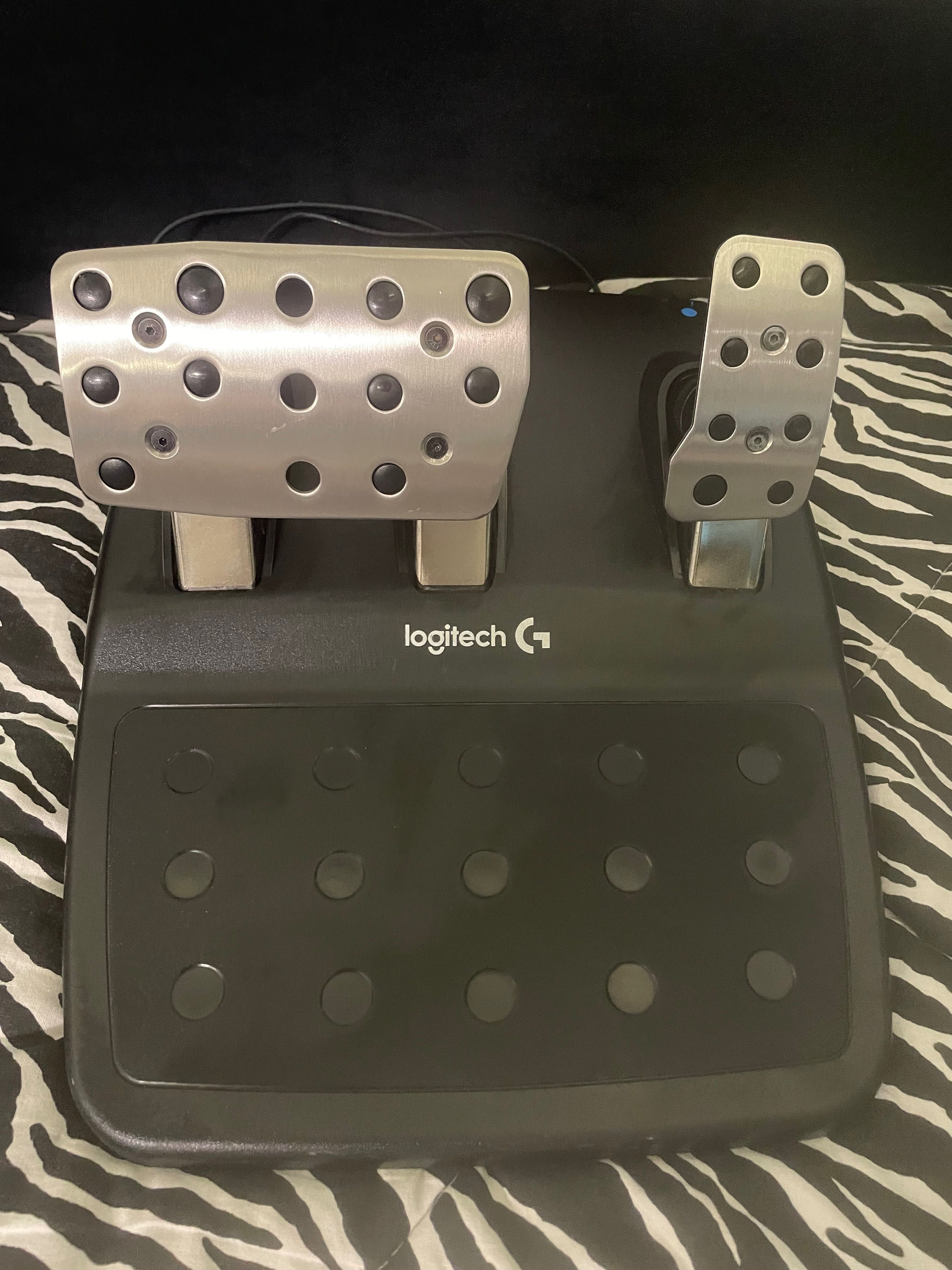 Волан и педали Logitech G920 XBox за игри