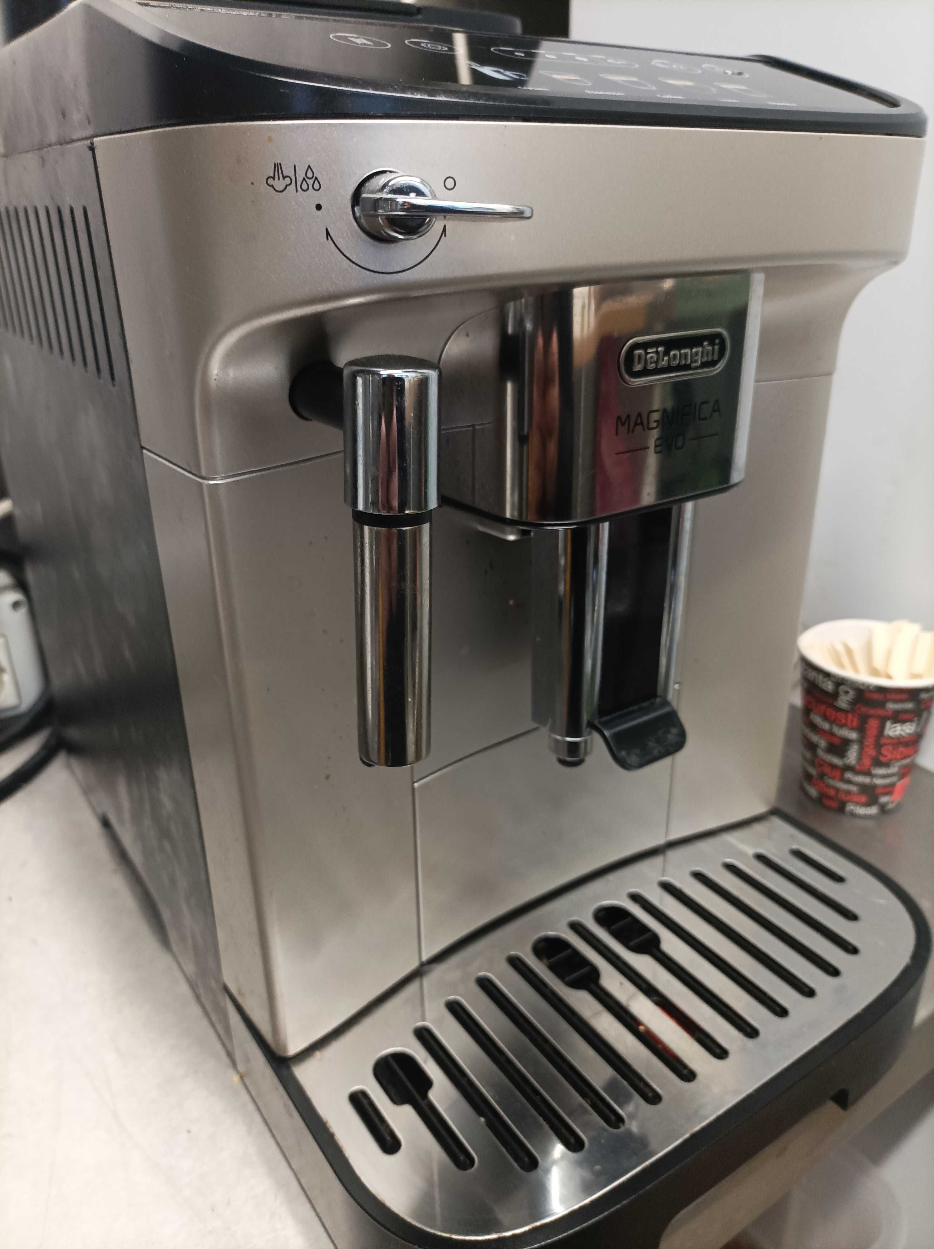 Espressor automat De Longhi Magnifica Evo are varsta de 6 luni !!!