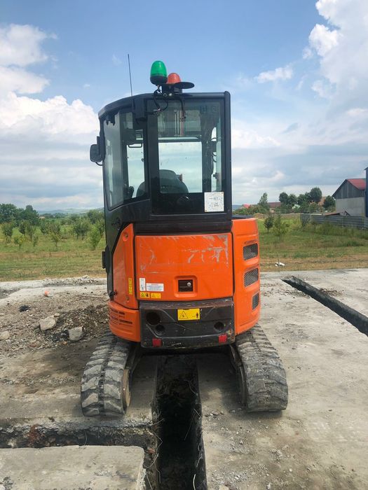 Lucrari cu excavator miniexcavator, excavari retele apa.canal.gaz.