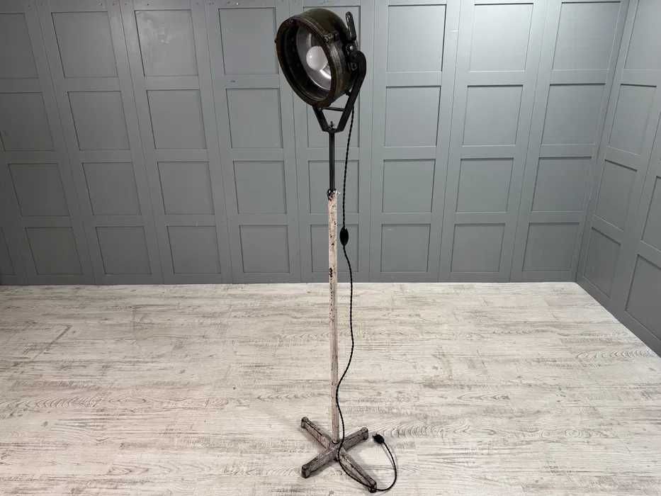 Лампион в индустриален стил - фар от танк Р398-Д