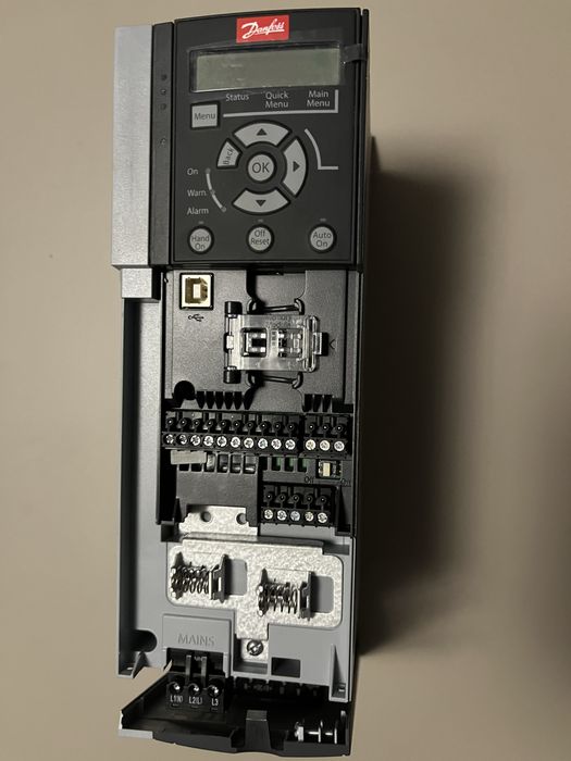 Convertizor Danfoss FC-208 4kW