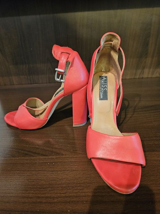 Sandale roșii piele naturala