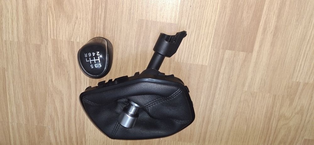 Consola centrala Ford Fiesta 2018