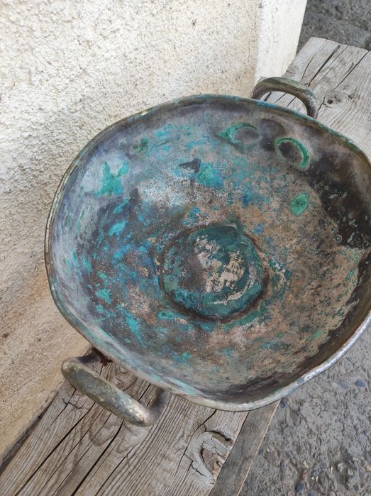 Vas de alamă placat cu argint coroana regelui ,,S,,