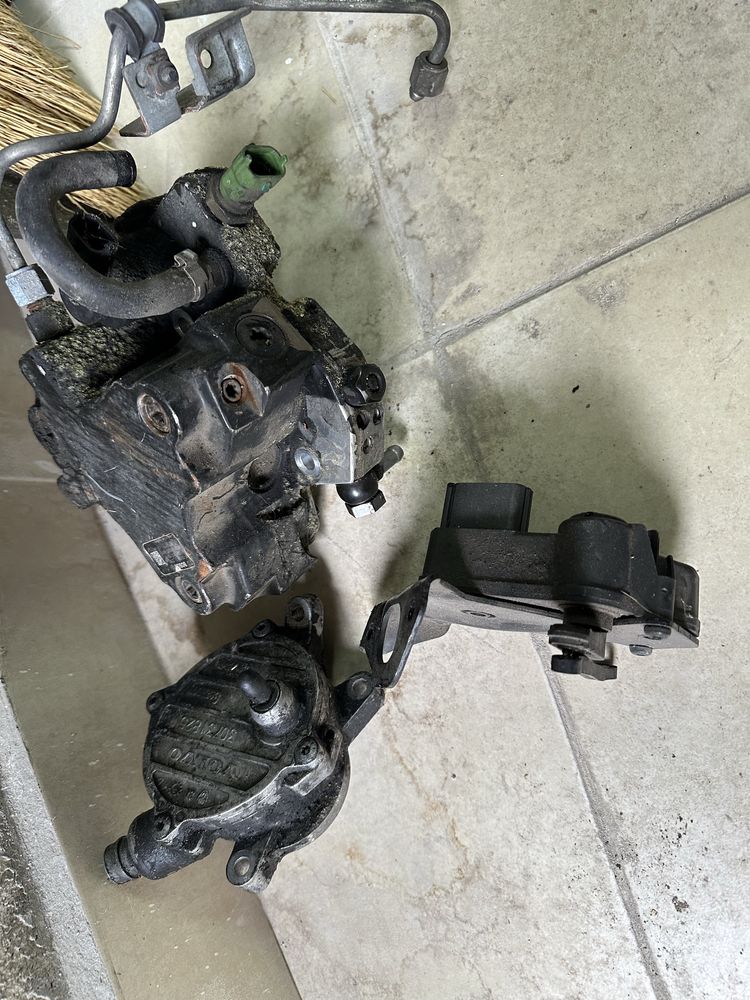 Volvo D5 185hp S60 V70 S80 XC70/90 гнп дюзи помпа abs egr вакум клапи