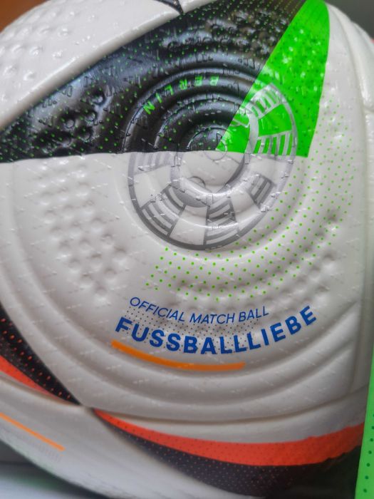 Pantalon adidas, si minge adidas Euro2024 si MLS