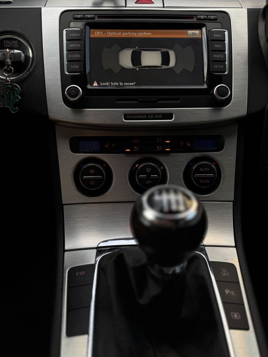 VW Passat -2.0TDi- Navi, Pilot, Senzori Parcare-Ploaie-Lumina, etc.