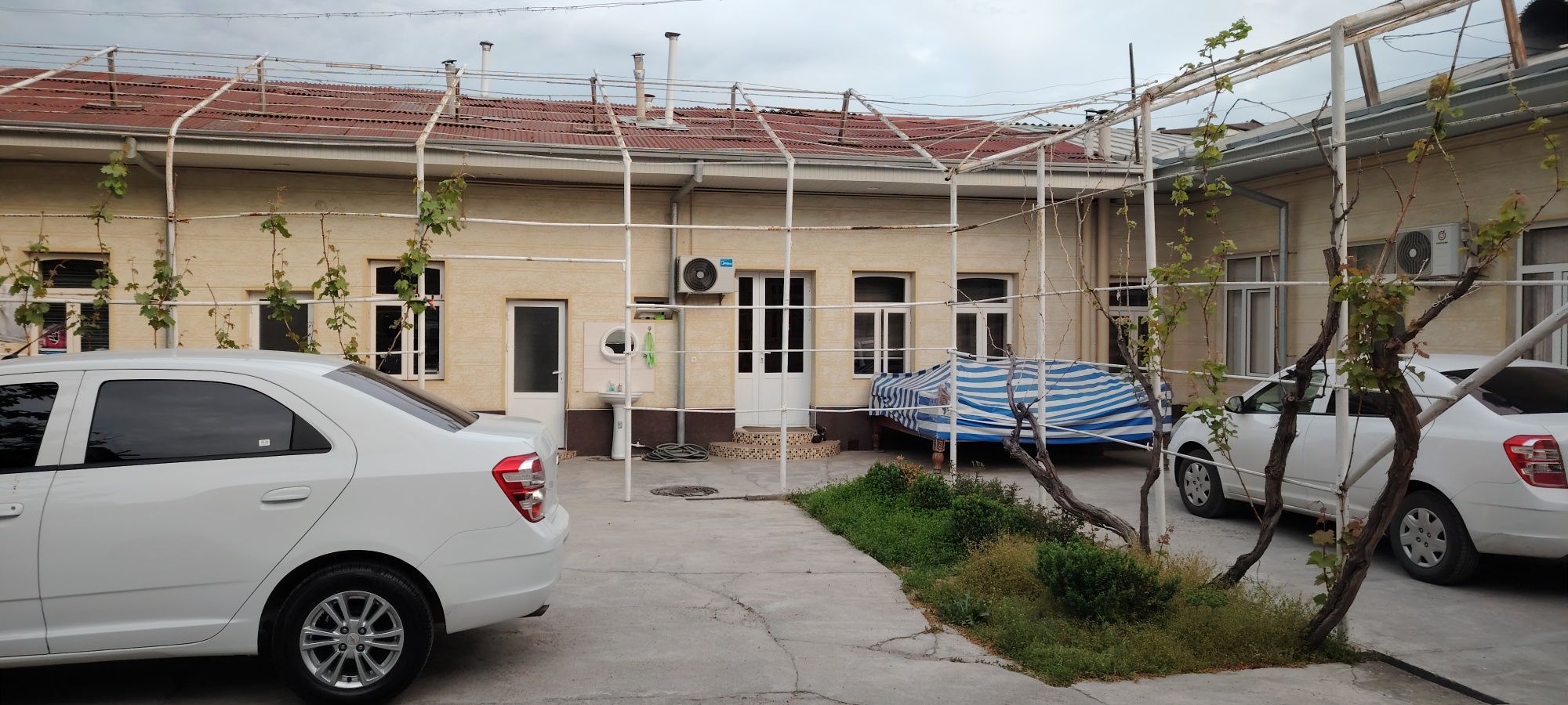Xovli sotiladi Yunusobod Anorzor mahalla Sotigi 75 000 dan