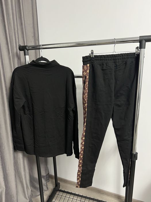 Compleu LOUIS VUITTON super calitate