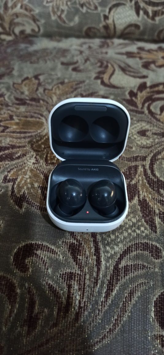 Беспроводные наушники Samsung Galaxy Buds 2