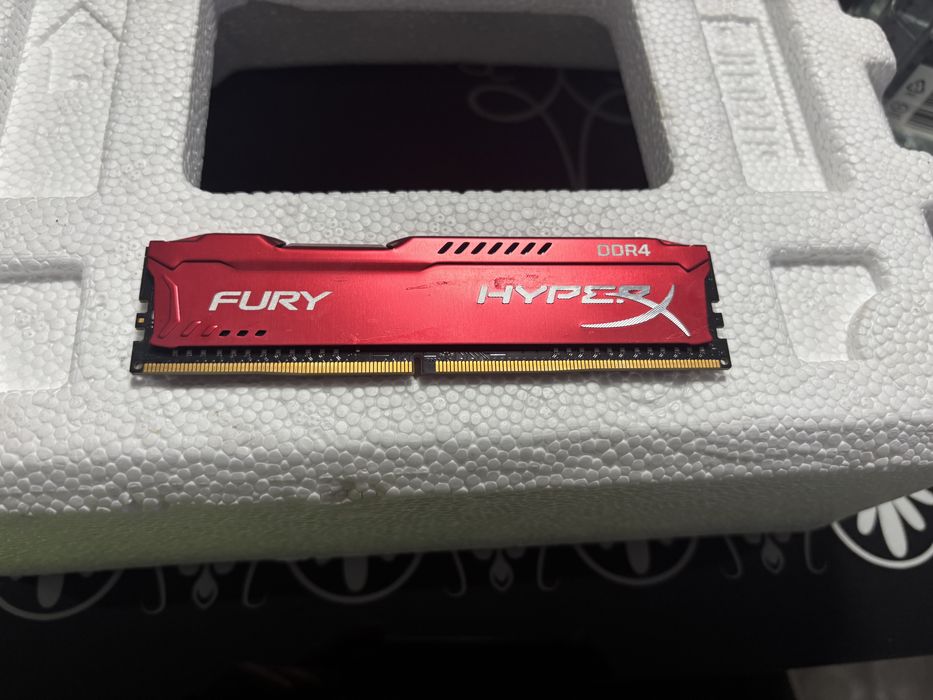 8 GB RAM Hyper Fury DDR 4, frecventa 2666