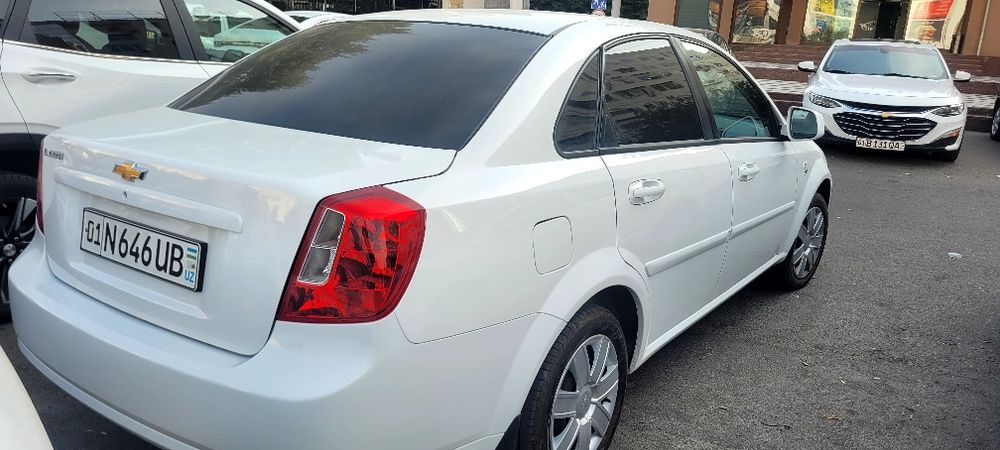 Транспорт. Продам срочно  жентра ,цвет белый в отличном состоянии.