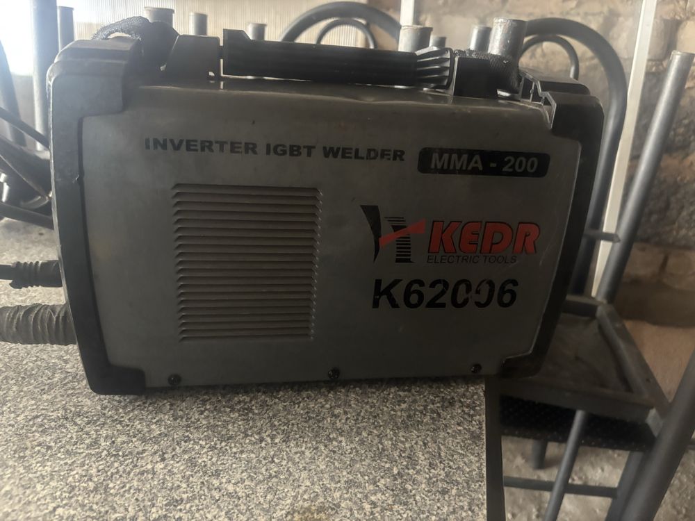 Продам сварочный аппарат кедр к62006 мма-200